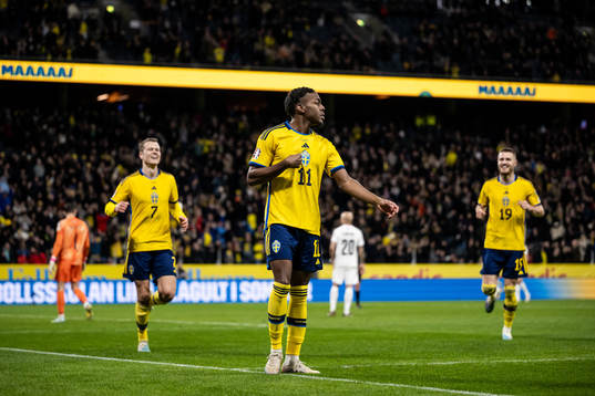 Anthony Elanga of Sweden celebrates