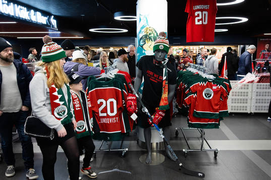Supportershoppen i Scandinavium innan kvartsfinal sex i SHL