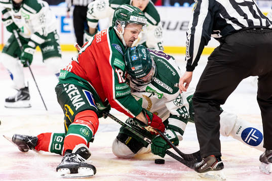 Frölundas Max Friberg och Färjestads Linus Johansson