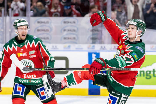 Frölundas Jere Innala jublar