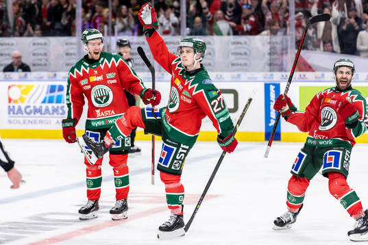 Frölundas Jere Innala jublar