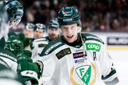 Färjestads Victor Ejdsell jublar