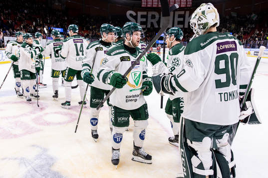 Färjestads spelare jublar