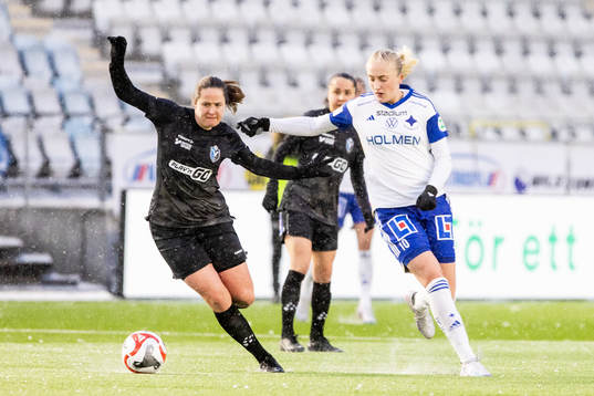 Växjös  Thea Birgerud och IFK Norrköpings Wilma