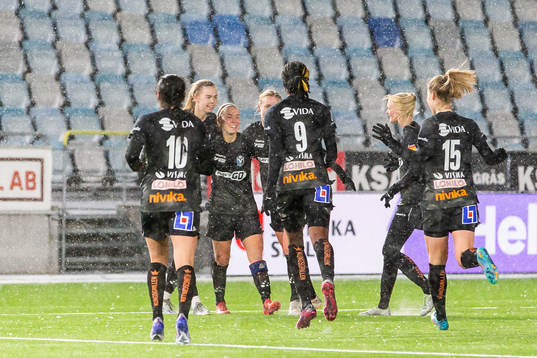 Växjös spelare jublar