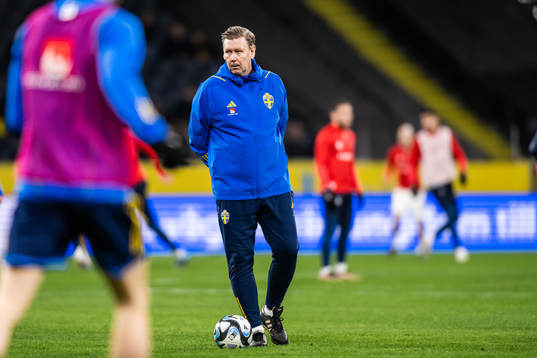 Assistant coach Peter Wettergren of Sweden