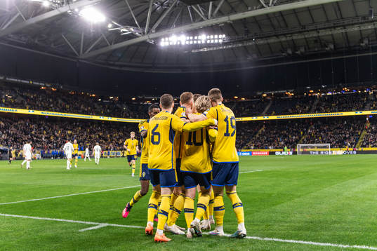 Emil Forsberg of Sweden celebrates with team mates