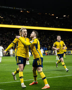 Emil Forsberg and Gabriel Gudmundsson of Sweden celebrate
