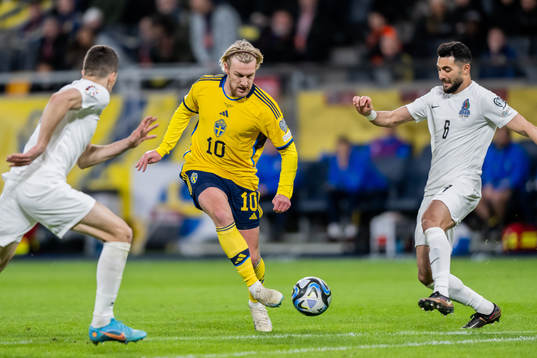 Emil Forsberg of Sweden and Hojjat Haggverdi of Azerbaijan