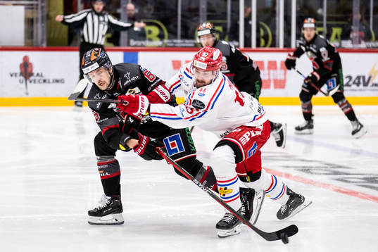 Örebros Filip Berglund och Timrås Panu Mieho