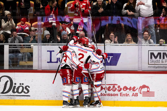 Timrås Sebastian Hartmann jublar