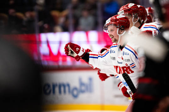 Timrås Jonathan Dahlén jublar