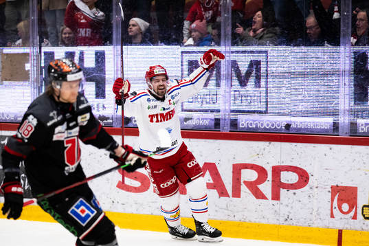 Timrås Anton Lander jublar