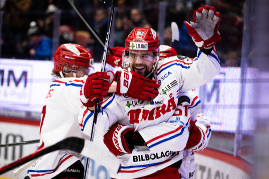 Timrås Emil Pettersson jublar