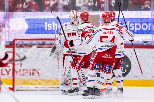 Timrås spelare jublar