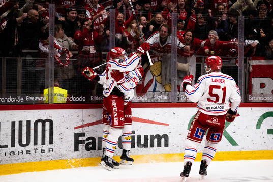 Timrås Emil Pettersson jublar
