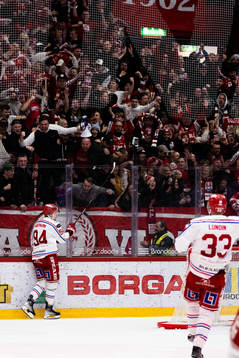 Timrås Sebastian Hartmann jublar
