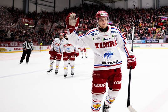 Timrås Sebastian Hartmann jublar