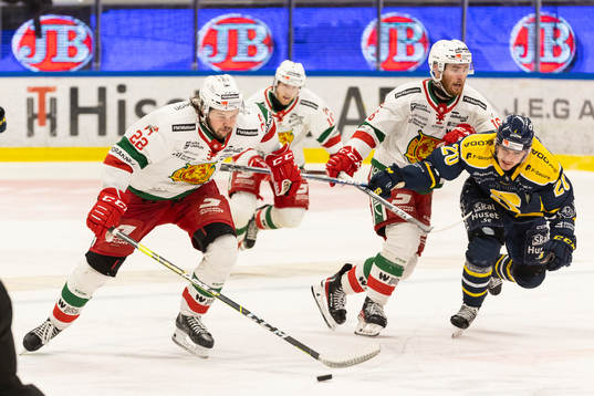 Moras Måns Carlsson och Södertäljes Nikola Pasic