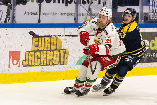 Moras Kristoffer Gunnarsson och Södertäljes Patrick Newell