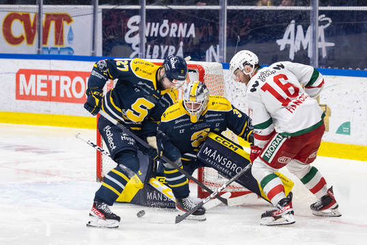 Moras Kevin Hancock mot Södertäljes Daniel Norbe och