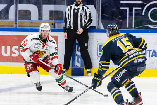 Moras Kevin Hancock och Södertäljes Albin Carlson
