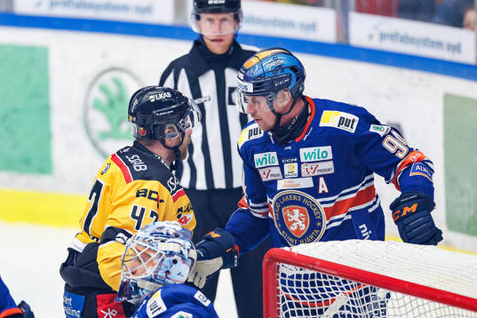 Luleås Leo Komarov och Växjös Joel Persson