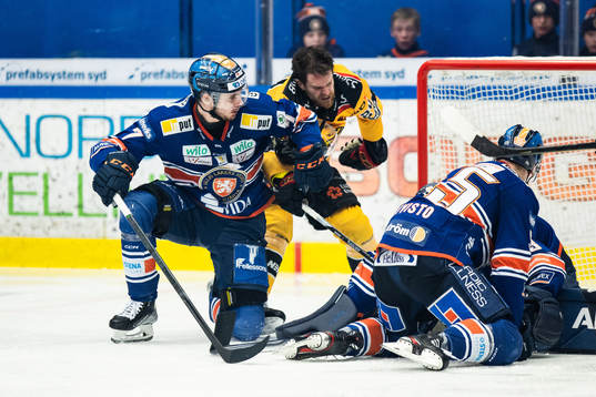 Växjös Hardy Häman Aktell och Luleås Brendan Shinnimin