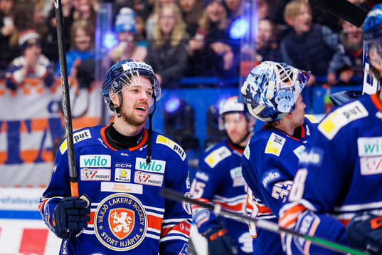 Växjös Manuel Ågren jublar