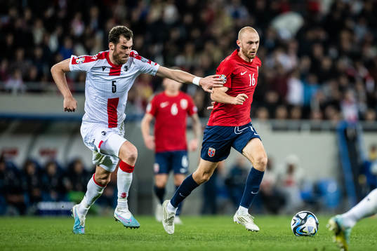 Solomon Kverkvelia of Georgia and Fredrik Aursnes of Norway