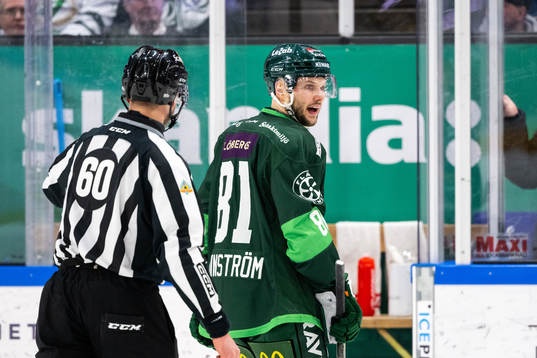 Färjestads Theodor Lennström blir utvisad