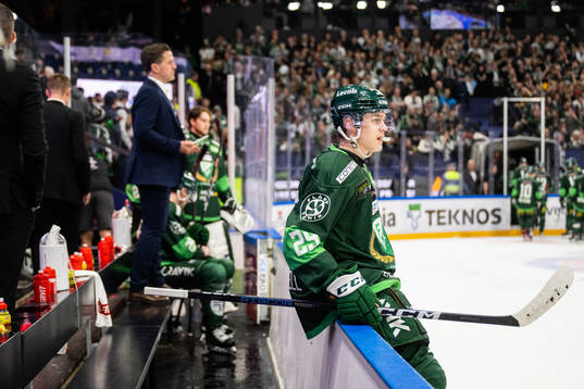 Färjestads Lucas Forsell deppar