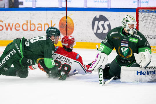 Frölundas Anthony Greco mot Färjestads Mattias Göransson