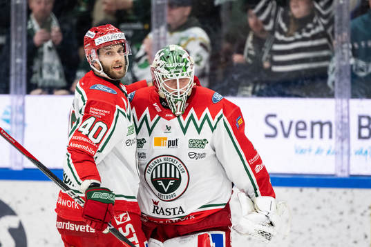 Frölundas Petteri Lindbohm och målvakt Lars Johansson