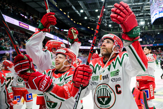 Frölundas Ryan Lasch och Joel Lundqvist jublar