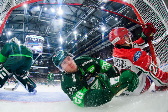 Färjestads Mattias Göransson och Frölundas Anthony Greco