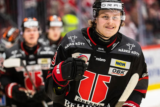 Örebros Milton Oscarson jublar