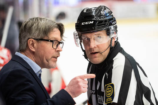 Timrås Timrås och domare Mikael Nord