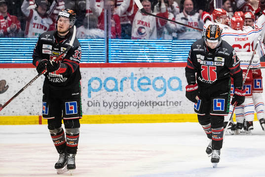 Örebros Christopher Mastomäki och Jani Lajunen deppar vid