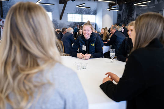 Sara Hjalmarsson of Sweden at an event with the mayor of