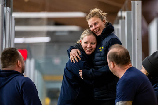 Physiotherapist Erica Svensson and team manager Louise Dahl