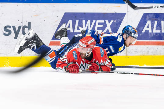 Växjös Kalle Kossila och Frölundas Petteri Lindbohm