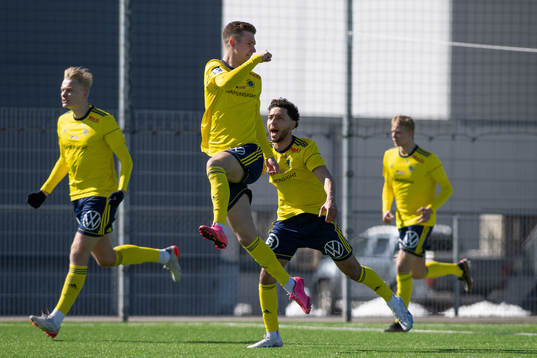 Ängelholms Niklas Svensson och Oussama Djafer-Bey jublar