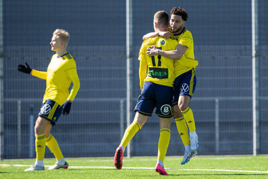 Ängelholms Niklas Svensson och Oussama Djafer-Bey jublar