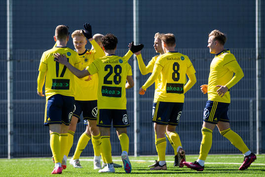 Ängelholms Niklas Svensson och Oussama Djafer-Bey jublar