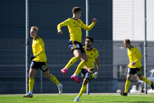 Ängelholms Niklas Svensson och Oussama Djafer-Bey jublar