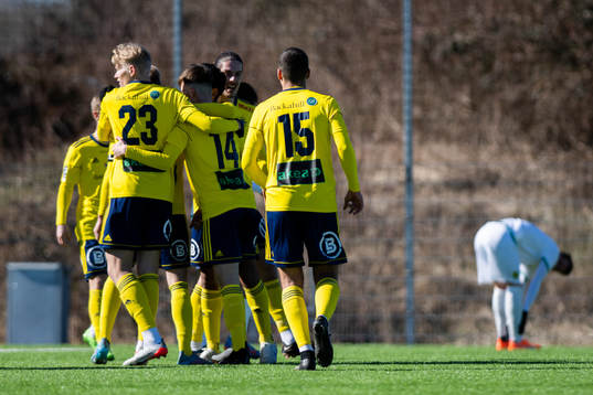 Ängelholms spelare jublar