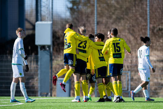 Ängelholms spelare jublar