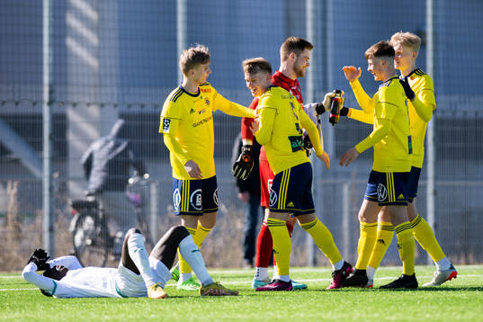 Ängelholms spelare jublar