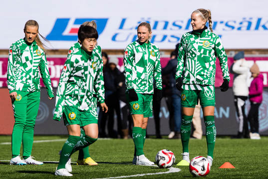 Hammarbys spelare värmer upp